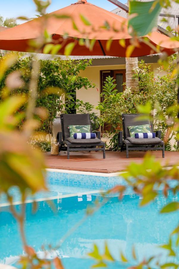 Mangoes Resort (Adults Only) Port Vila Exterior photo