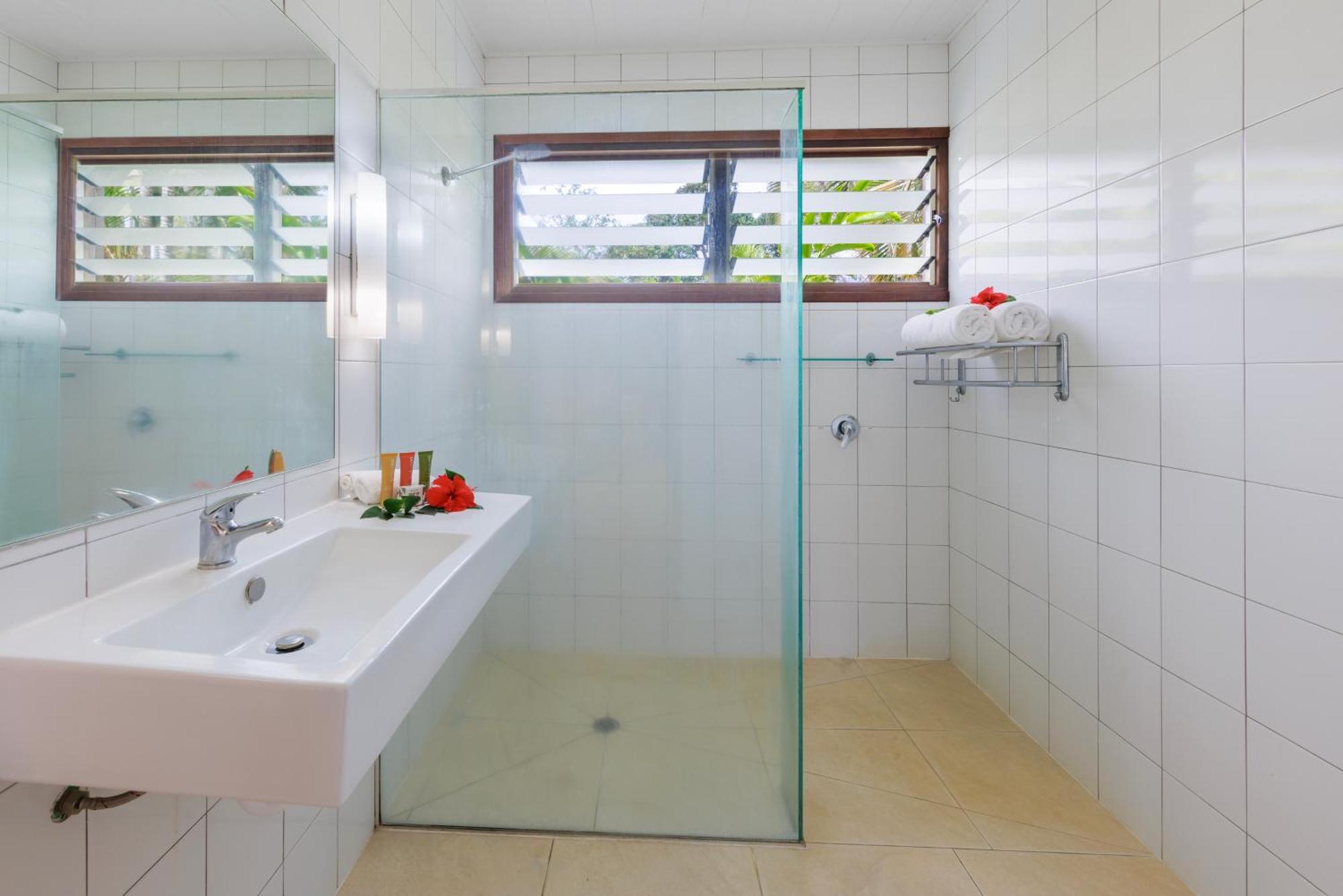 Mangoes Resort (Adults Only) Port Vila Exterior photo