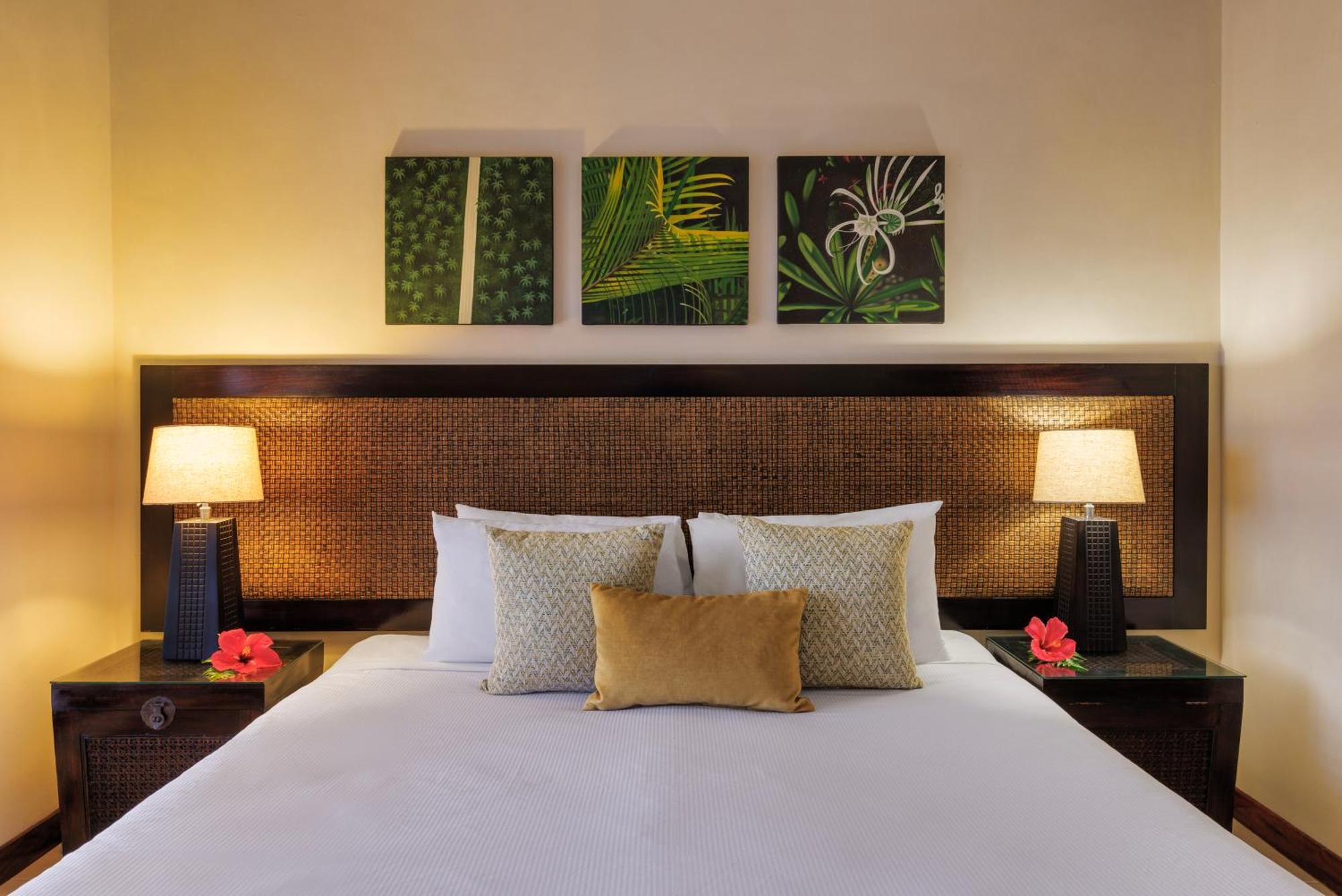 Mangoes Resort (Adults Only) Port Vila Exterior photo
