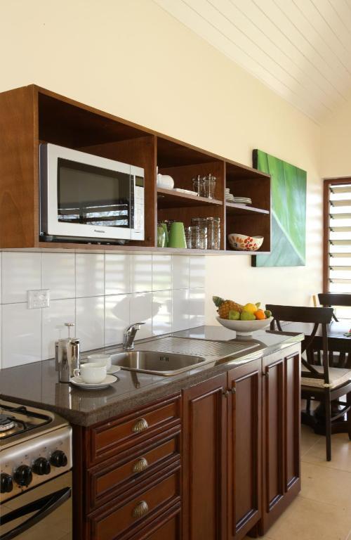 Mangoes Resort (Adults Only) Port Vila Room photo