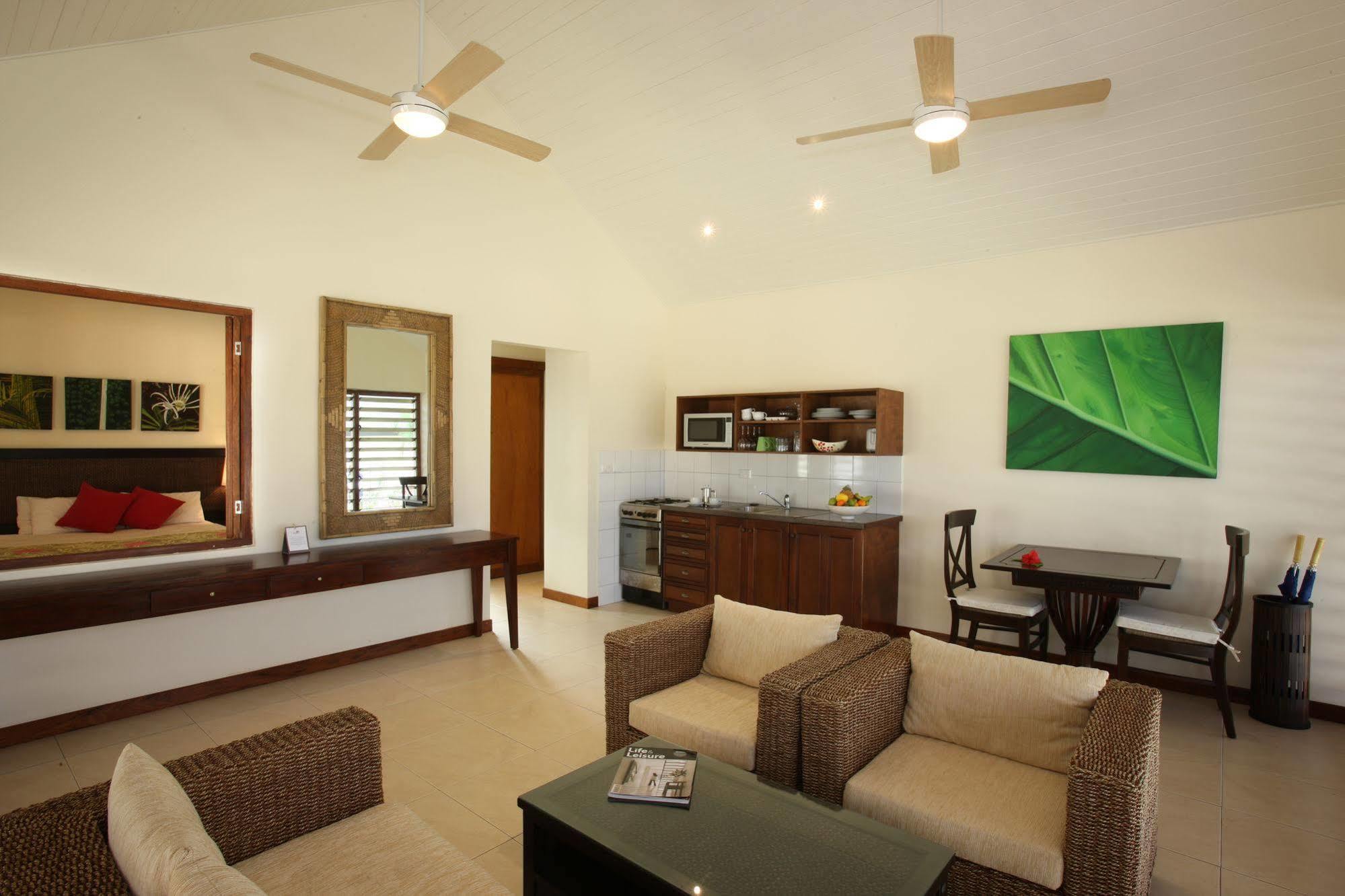Mangoes Resort (Adults Only) Port Vila Exterior photo