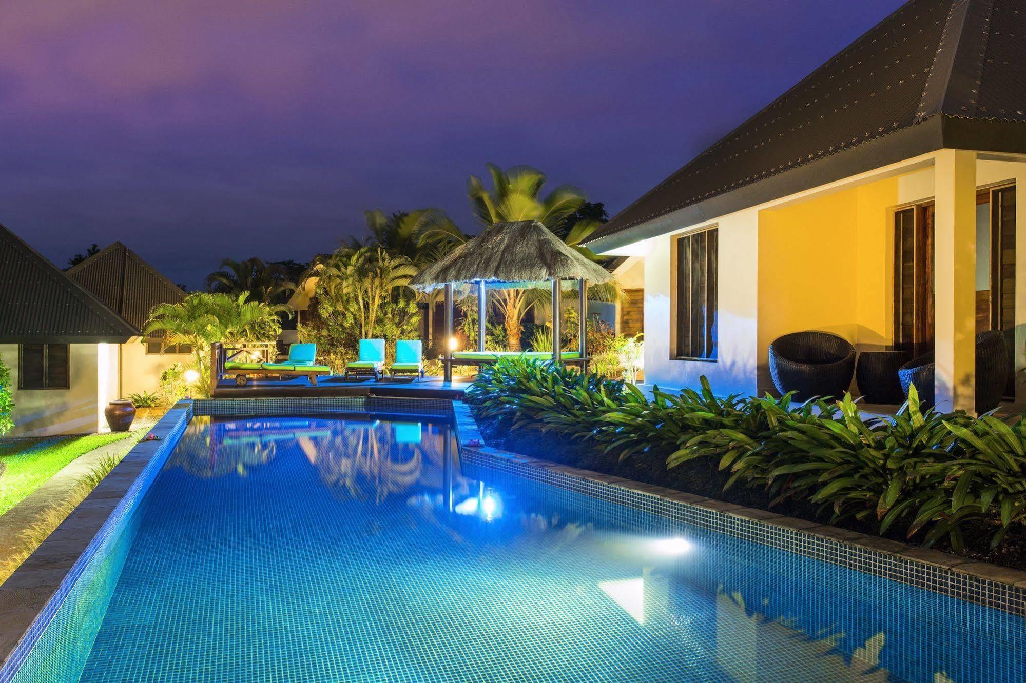 Mangoes Resort (Adults Only) Port Vila Exterior photo