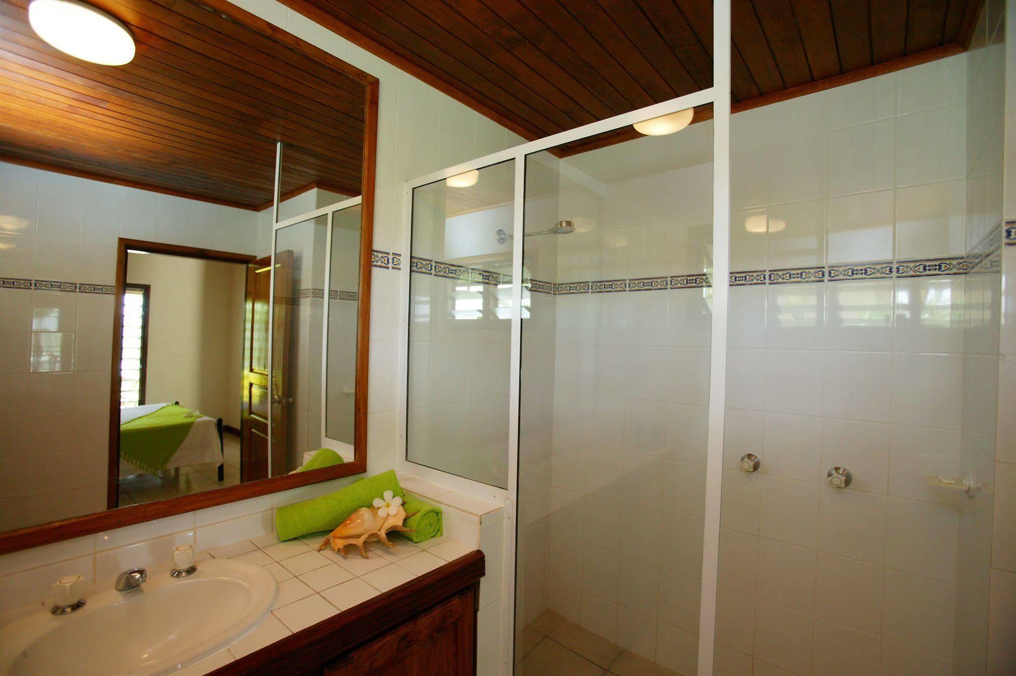 Mangoes Resort (Adults Only) Port Vila Exterior photo